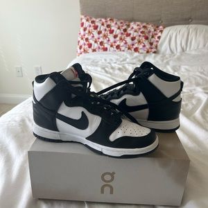 NIKE high top dunk black and white